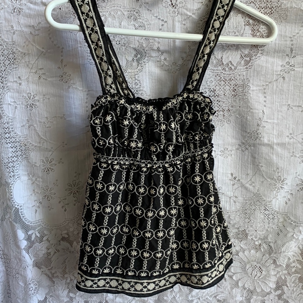 Adorable black ruched top with cream stitched details. Max Studio size small.